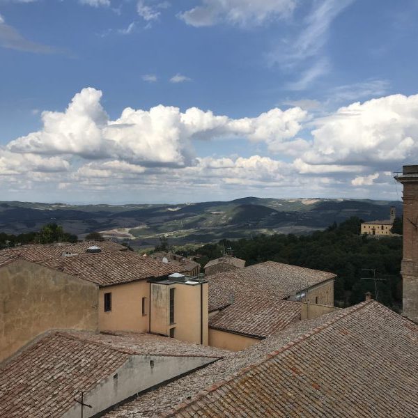 Über den Dächern von Volterra