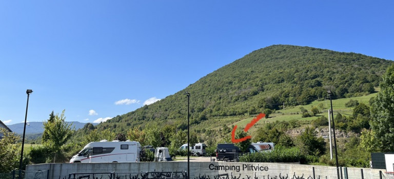 Wir stehen im Einfahrtsbereich,